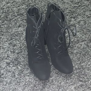 Top Moda- Lace Up Chunky Heal Bootie size 7